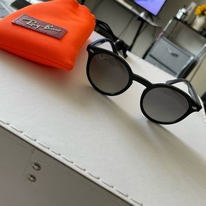 Rayban Jr. Round Sunglasses